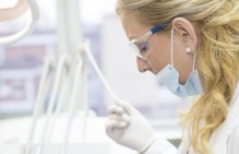 Медики стоматологической поликлиники Ноябрьска опасаются последствий оптимизации медучреждений