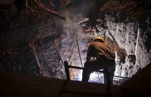 Бывшим работникам золотодобывающего предприятия "Зун Хада" выплачены долги по зарплатам по решению суда