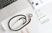 В Хвойнинской районной больнице медработникам доплатили зарплату после выявленных нарушений