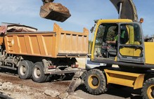 Водители самосвалов ООО "БТС-Красноярск" перекрыли въезд на площадку строительства метро из-за невыплаты зарплаты