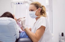 В стоматологической клинике Тюменского медуниверситета по требованию работников изменят систему начисления премий