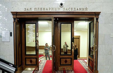 Государственная Дума РФ рассматривает законопроект о создании профсоюзов судебных приставов и сотрудников ФСИН