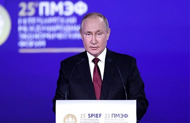 На ПМЭФ Президент РФ В.Путин отметил устойчивость российской экономики в новых условиях