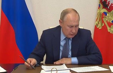 Президент РФ В.Путин заявил о рекордно низком уровне безработицы в стране