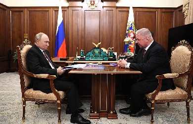 Президент РФ В.Путин провел встречу с председателем ФНПР М.Шмаковым